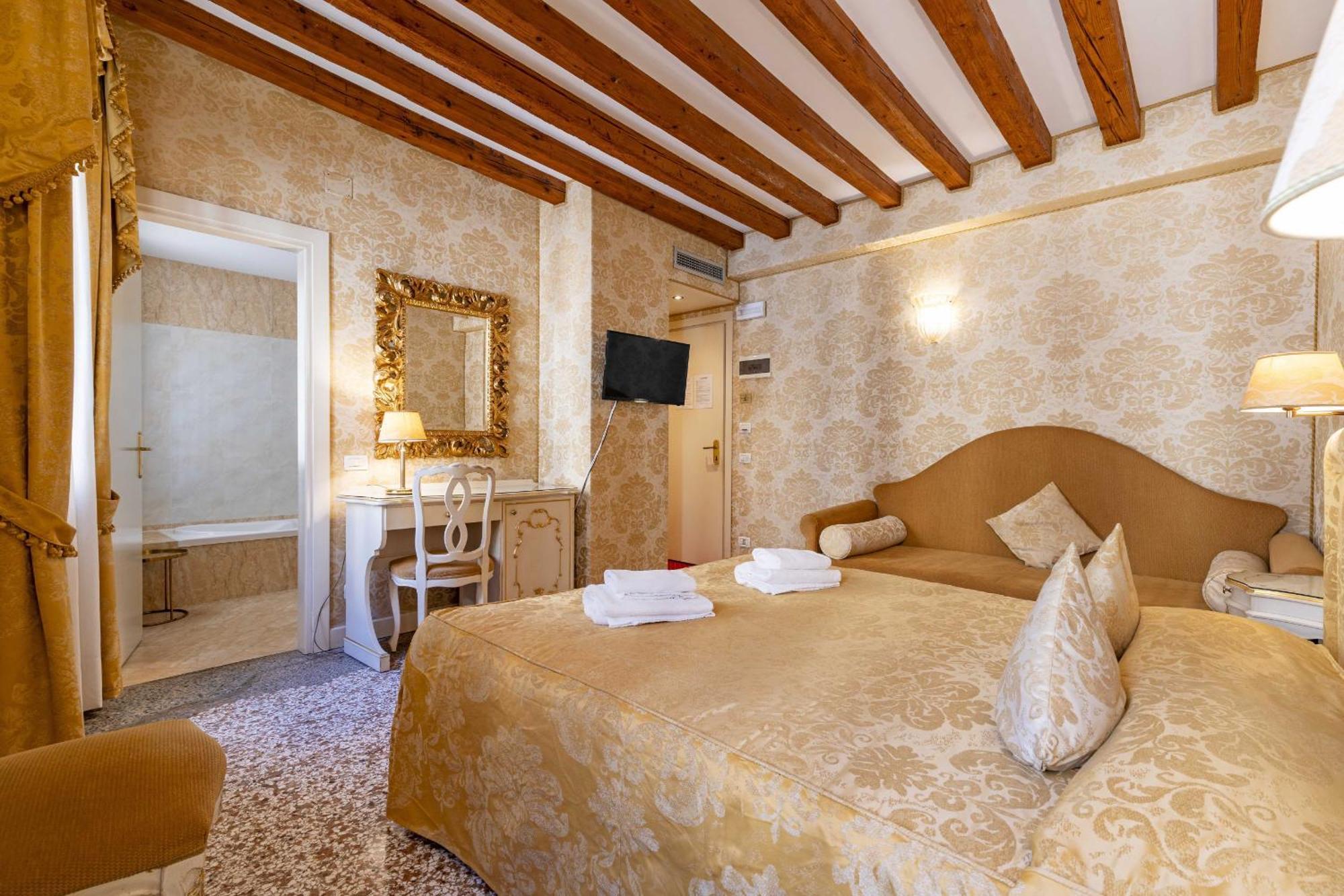 Residence Ca' Di Malta Arsenale By Wonderful Italy Венеция Экстерьер фото